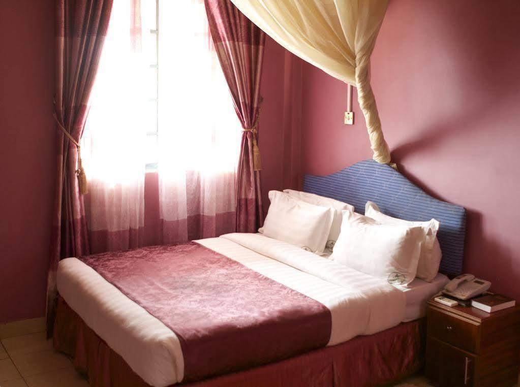 Parkview Safari Hotel And Apartments Кісуму Екстер'єр фото